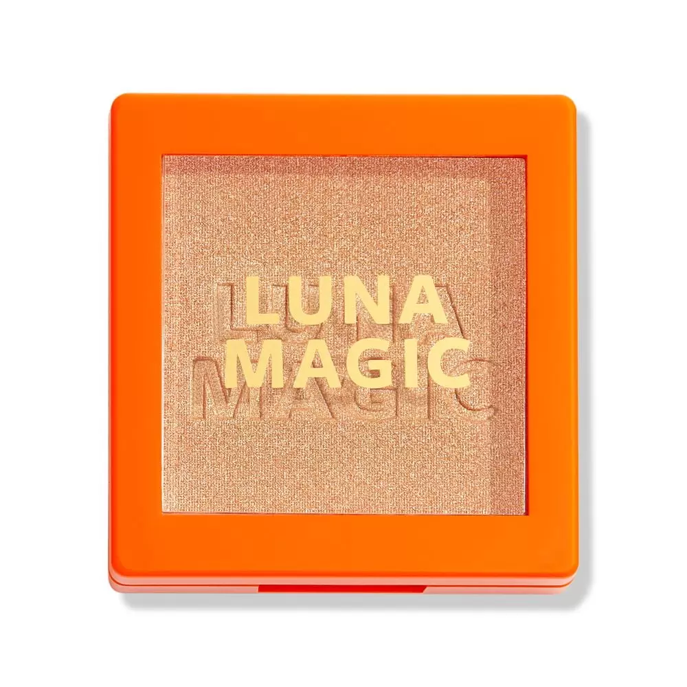 Luna Magic Compact Pressed Powder Highlighter. Tulum